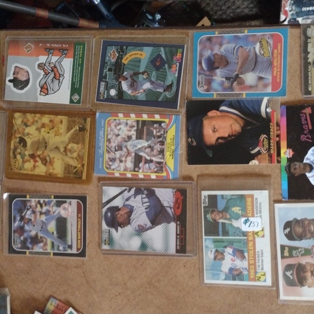 Assorted Baseball Trading Cards - Picture 3 of 4